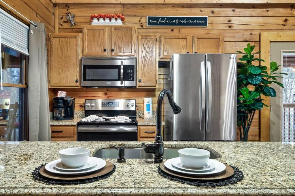 Hébergement de vacances With New Hot Tub, Near Dollywood .2bd.2ba.sleeps6.bbq Sevierville